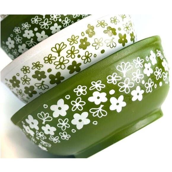 Vintage Bowl Christmas Ornament in Spring Blossom - Retro Holiday Tree Decor - Picture 4 of 4